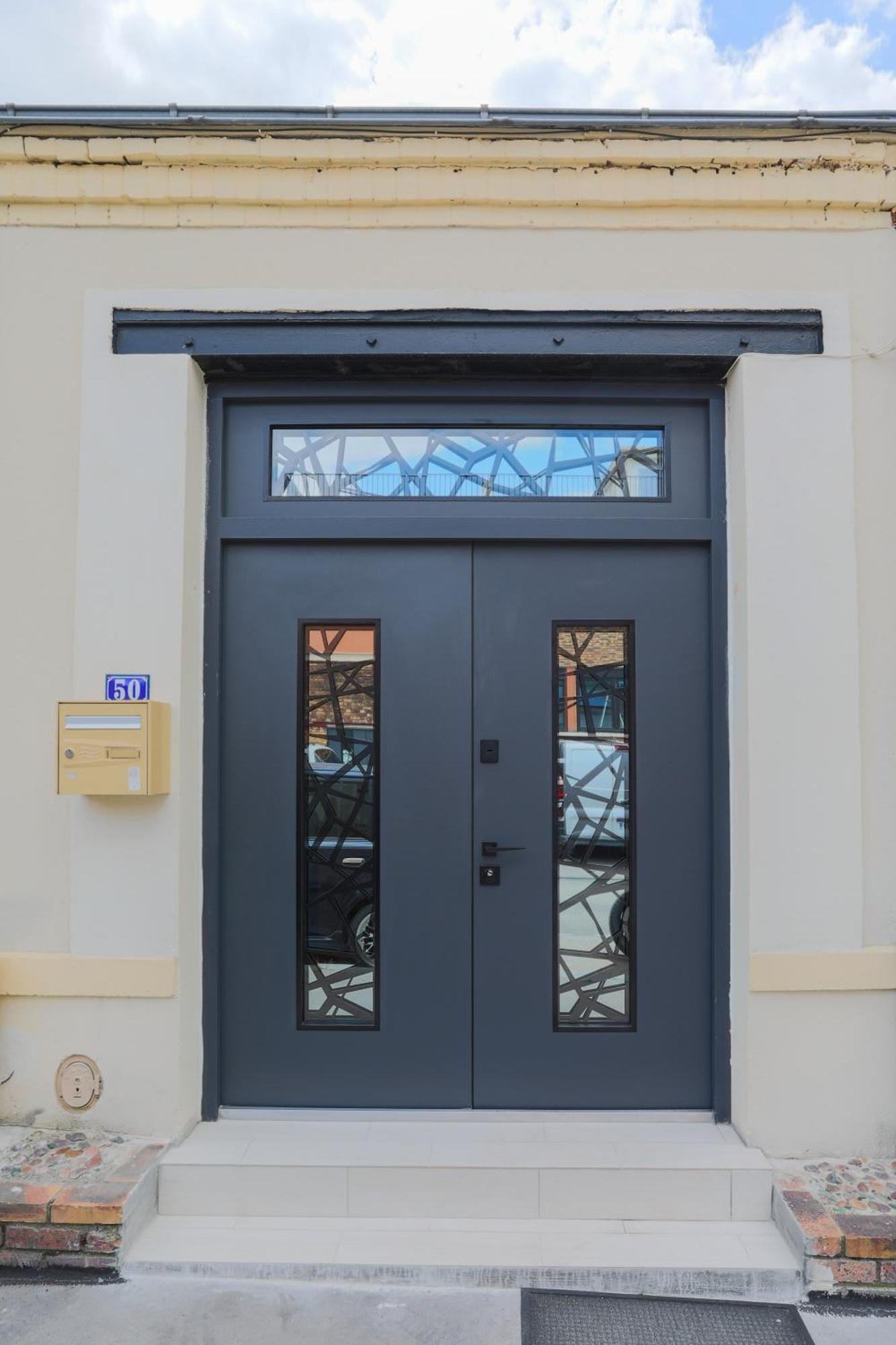 Paris East Side Lodge Pantin Luaran gambar