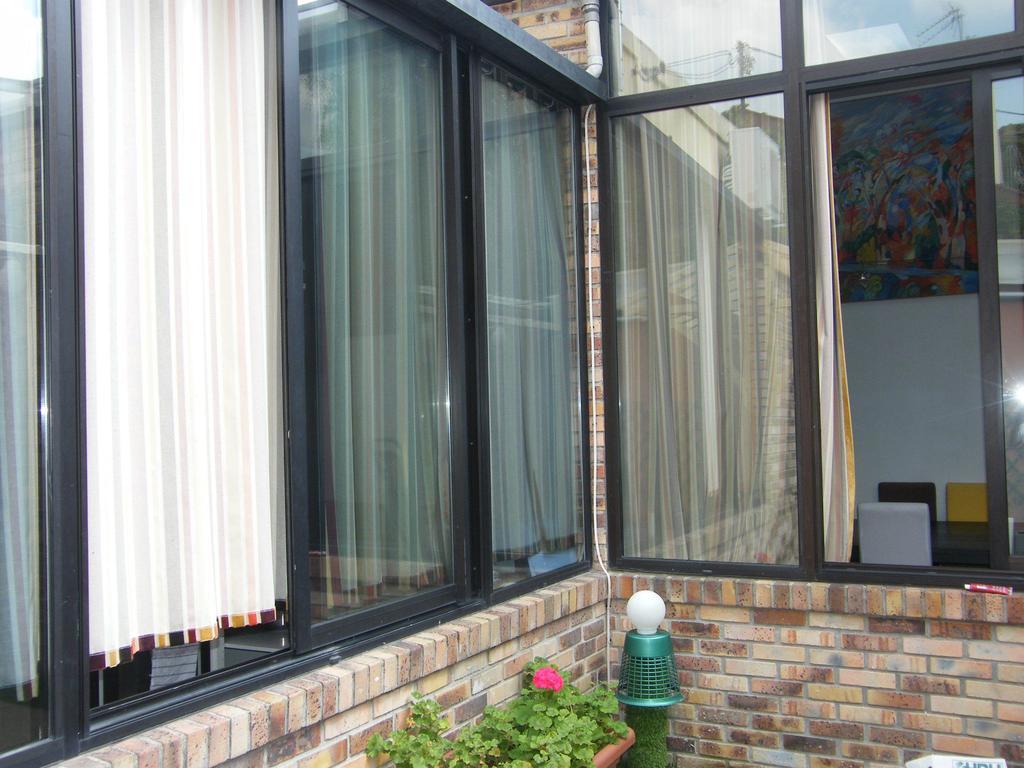 Paris East Side Lodge Pantin Luaran gambar