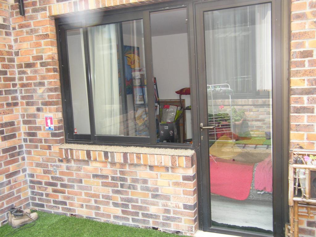 Paris East Side Lodge Pantin Bilik gambar